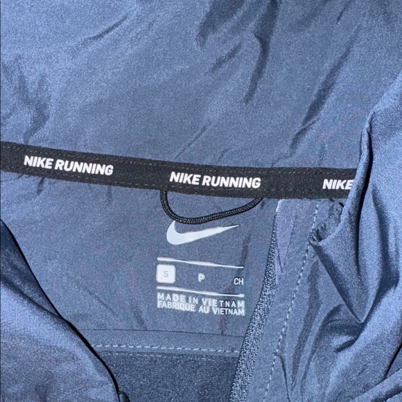 Nike Essential Running Vest Navy Blue Full Zip Puffer small Women's reflective - Picture 2 of 7